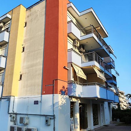 Homely Flat Near Airport Szaloniki Kültér fotó