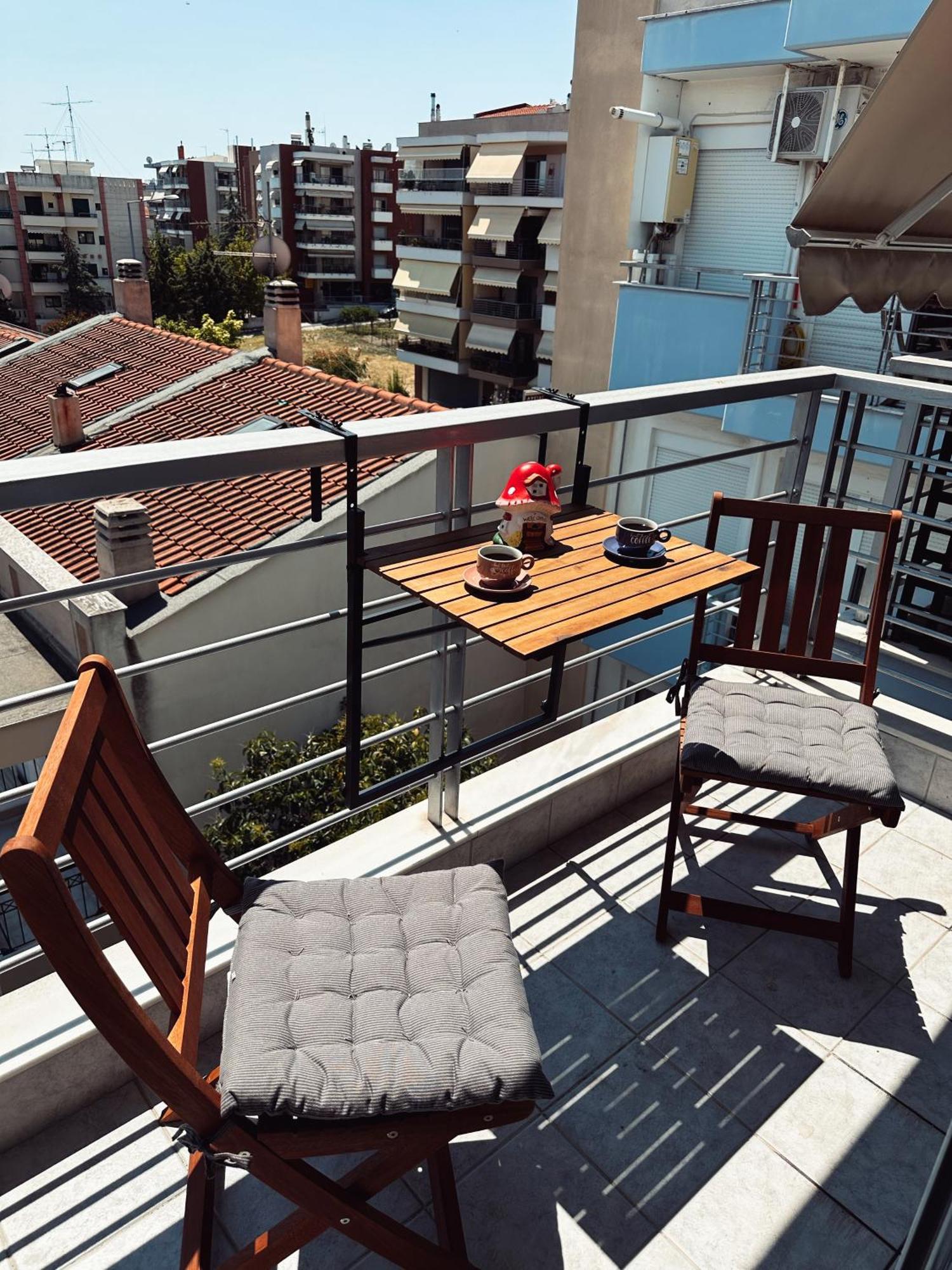 Homely Flat Near Airport Szaloniki Kültér fotó