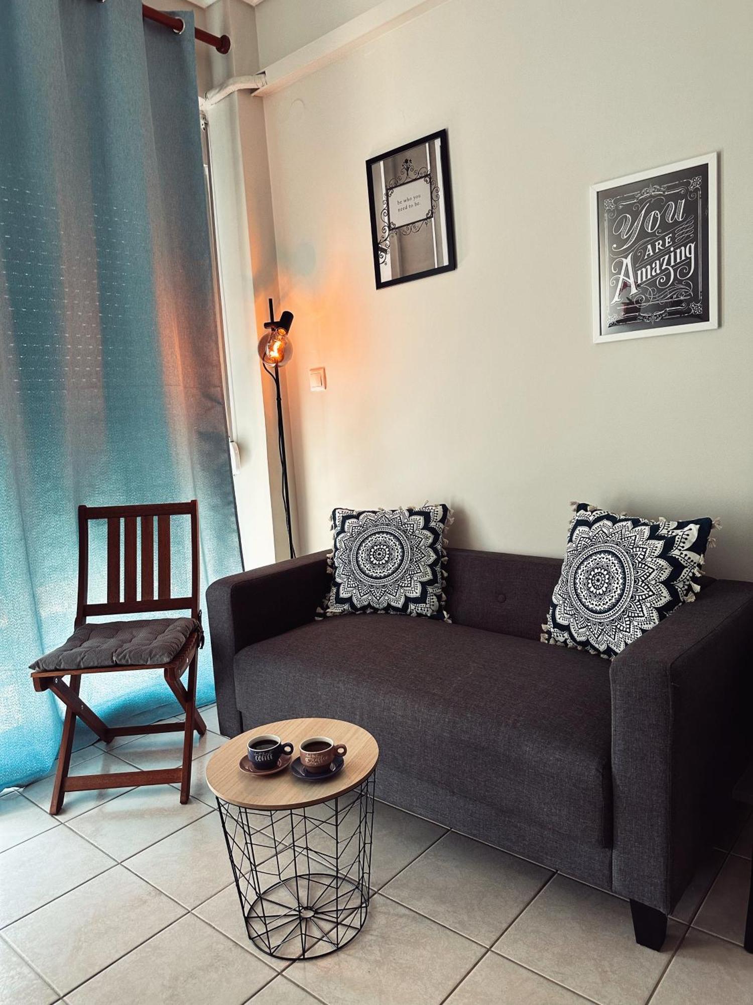 Homely Flat Near Airport Szaloniki Kültér fotó